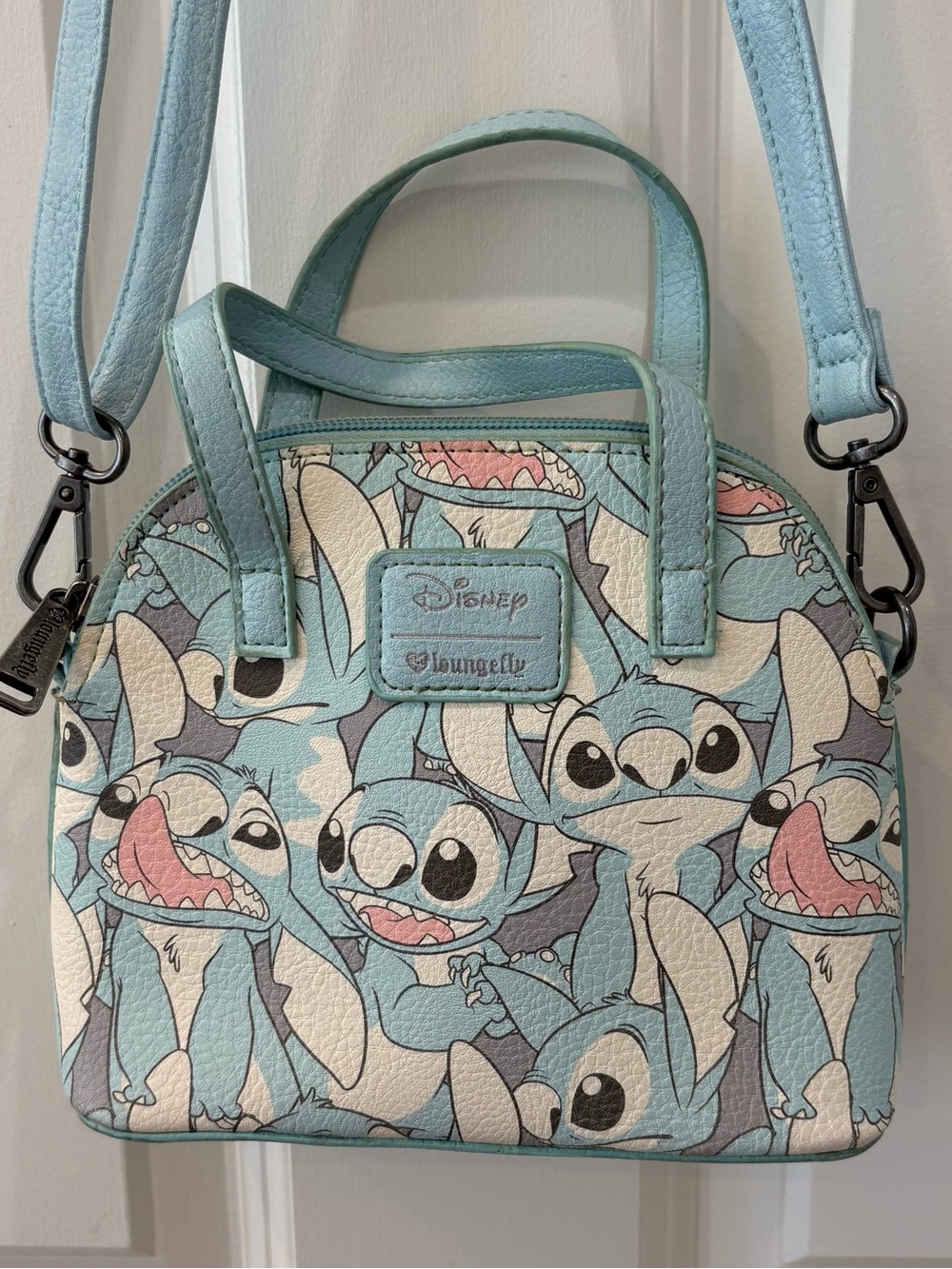 Loungefly Disney Lilo & Stitch mini cross body💙
